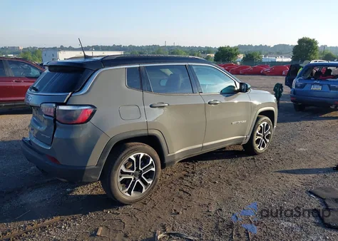 2022 Jeep Compass Limited 4X4 из США, поврежденный, VIN 3C4NJDCB8NT227017